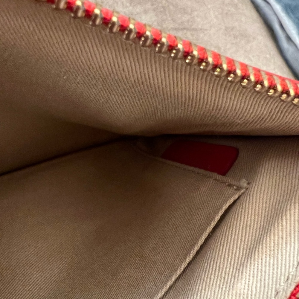 Escada Pouch - Picture 5 of 5